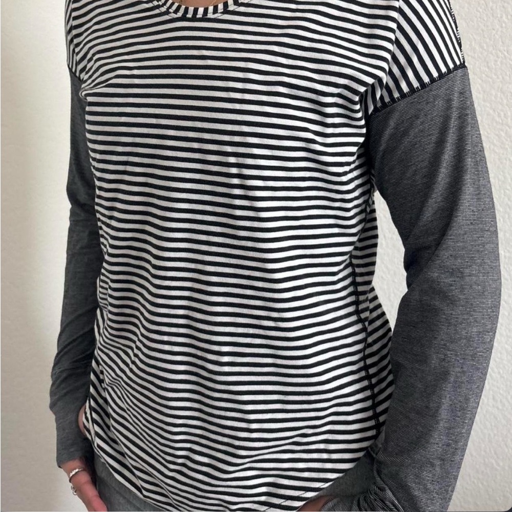 Lululemon Athletica Black and Gray Striped Long Sleeve Tee